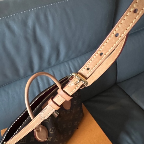 Louis Vuitton Boetie PM - Picture 11 of 16